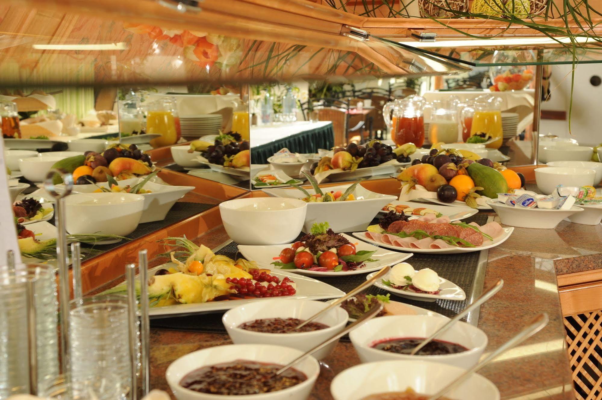 Hotel Ratskeller ซาลซ์กิทเทอร์ ภายนอก รูปภาพ